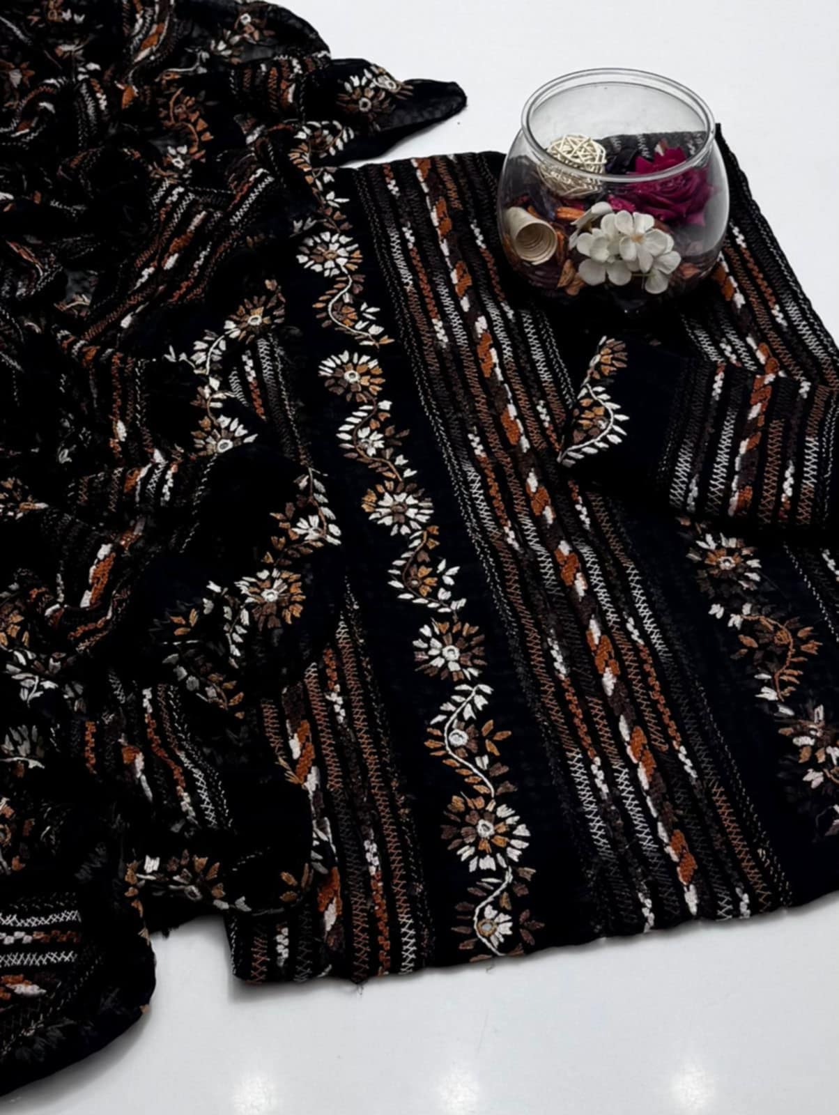 2-Piece Handmade Georgette Paka Tanka Tarkashi