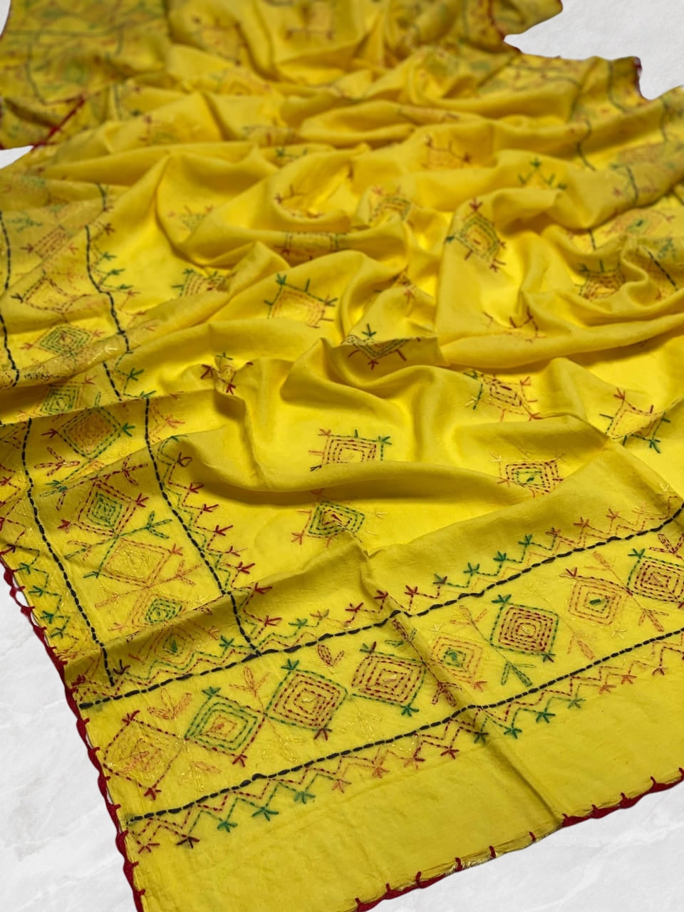 Hand Embroidered Pure lawn Chaadar/Dupatta