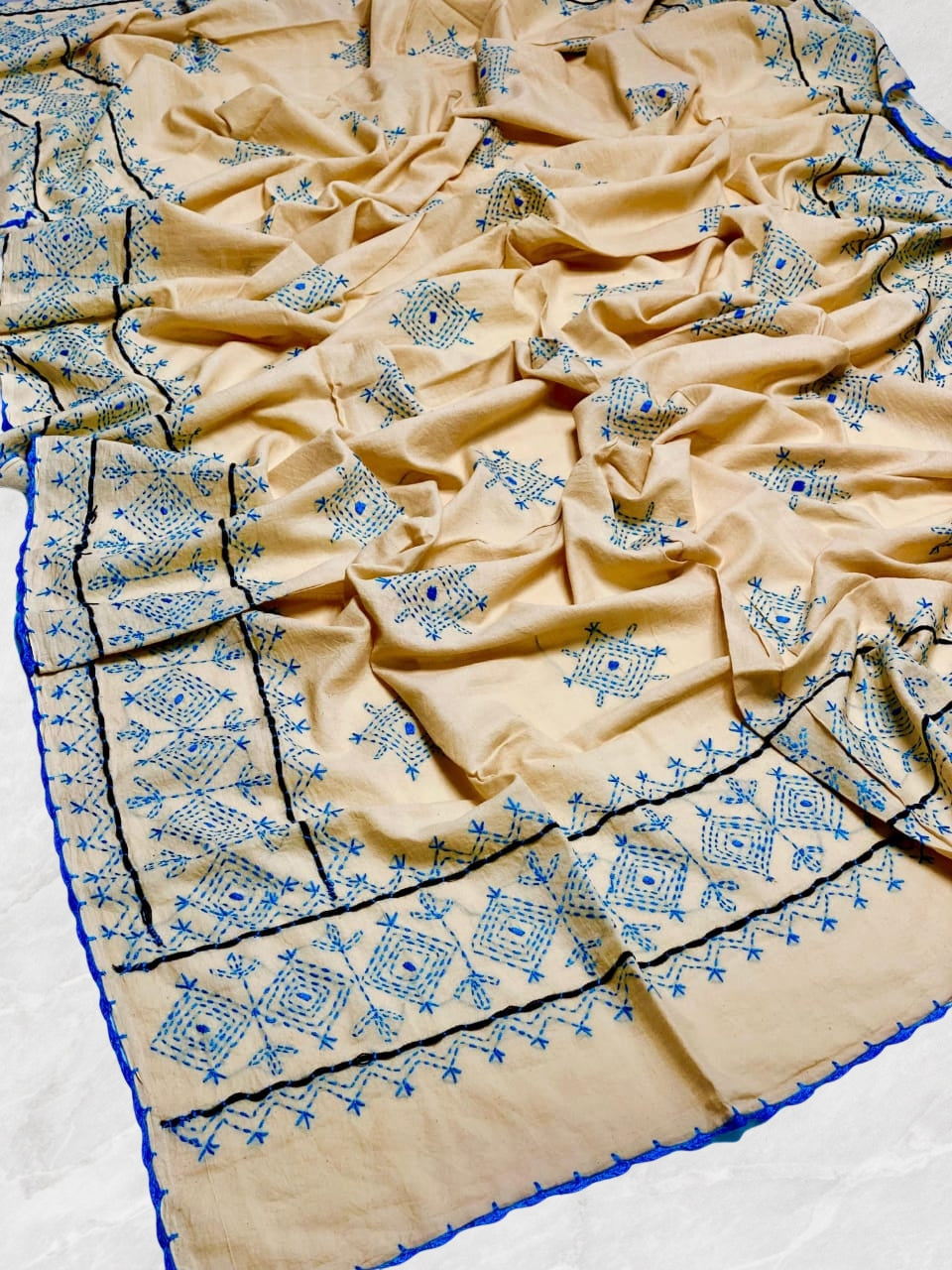 Hand Embroidered Pure lawn Chaadar/Dupatta