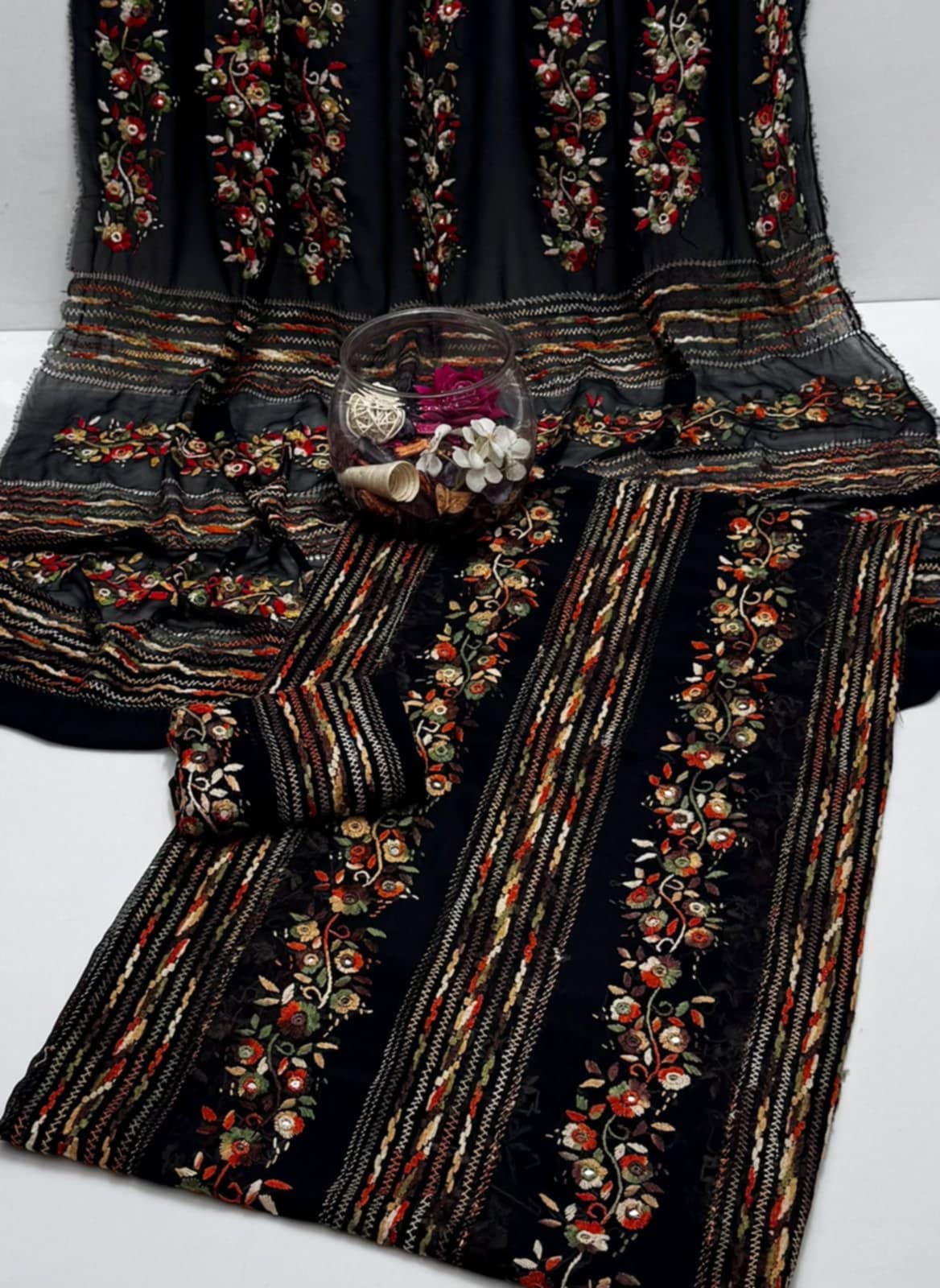2-Piece Handmade Georgette Paka Tanka Tarkashi
