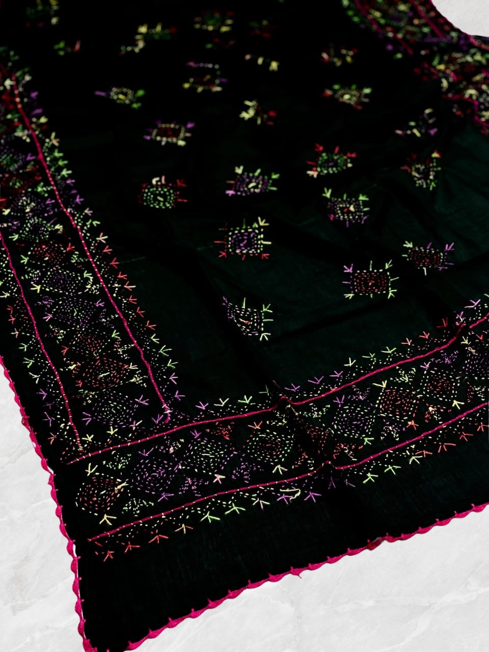 Hand Embroidered Pure lawn Chaadar/Dupatta